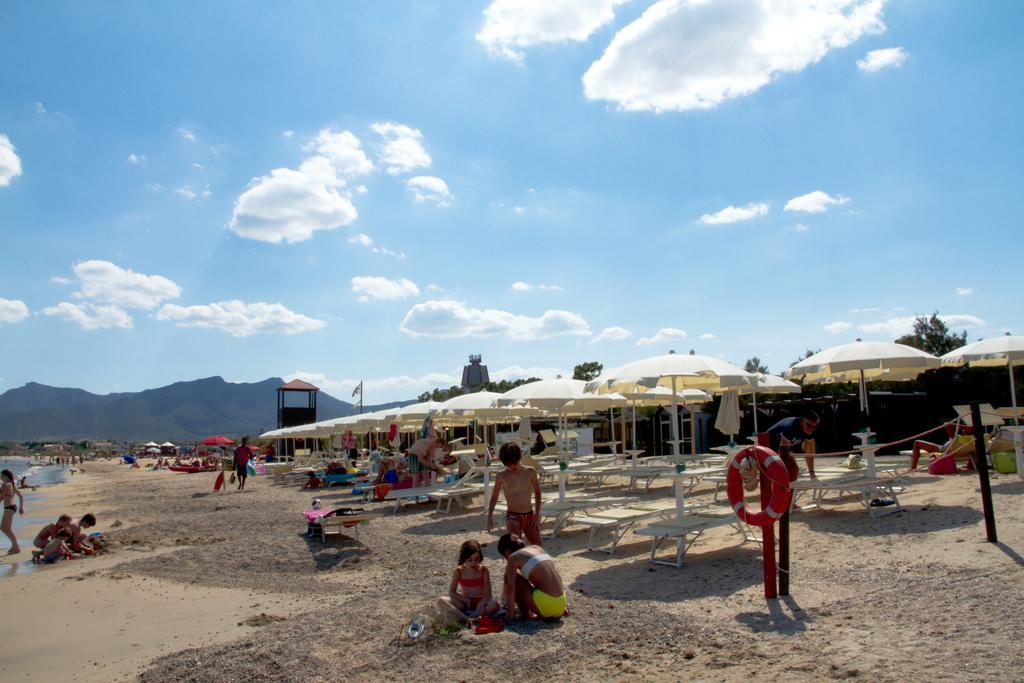 Country & Beach B&B Capoterra Buitenkant foto